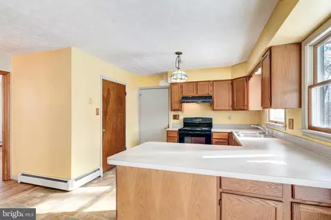 Kitchen - 4437 Dave Rill Rd, Hampstead, MD 21074 photo 2 of 7