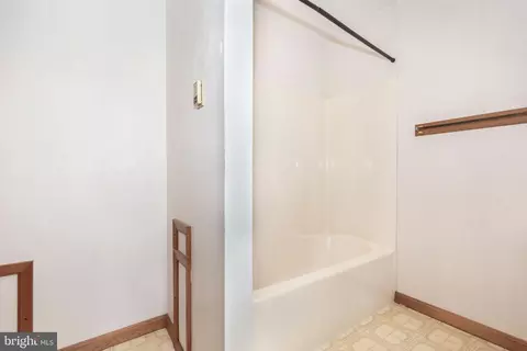 Entry Way - 4437 Dave Rill Rd, Hampstead, MD 21074 photo 4 of 5