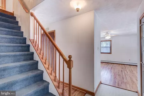 Entry Way - 4437 Dave Rill Rd, Hampstead, MD 21074 photo 3 of 5