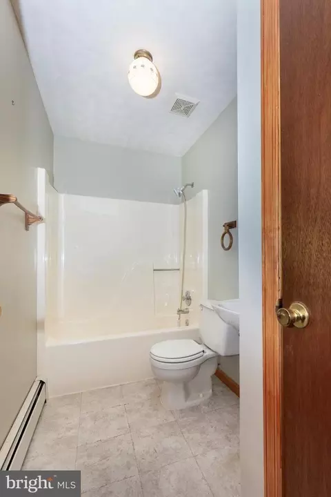 Bath - 4437 Dave Rill Rd, Hampstead, MD 21074 photo 1 of 2