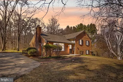 5812 Old Washington Rd, Sykesville, MD 21784
