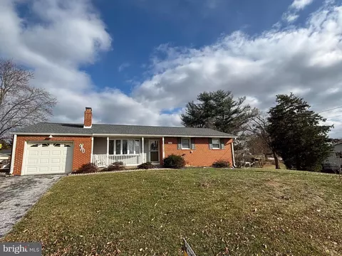 1003 Terrace Ct, Hampstead, MD 21074
