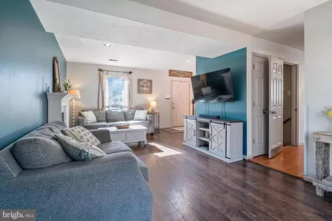 1431 Burnside Dr, Hampstead, MD 21074 photo 8