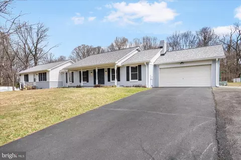 3240 Farm Ln, Manchester, MD 21102