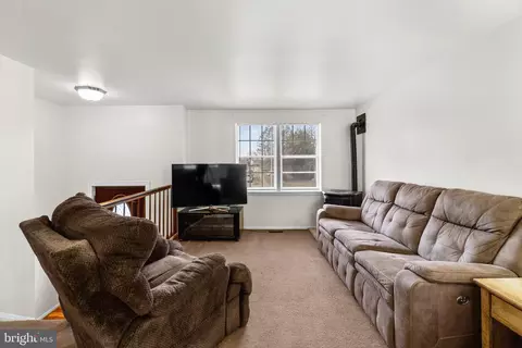309 Royer Rd, Westminster, MD 21158 photo 2