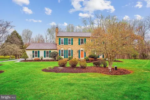 712 Covington Ct, Sykesville, MD 21784