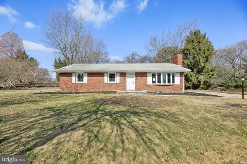 1702 Davinda Dr, Finksburg, MD 21048