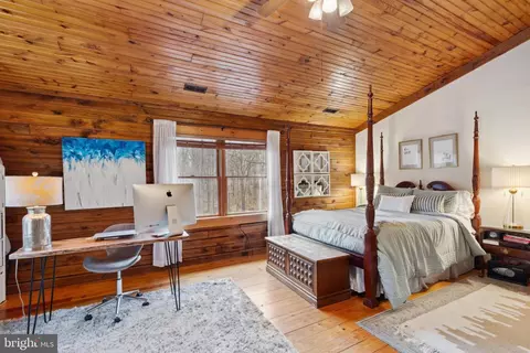 Bedroom - 2575 Ebbvale Rd, Manchester, MD 21102 photo 2 of 8