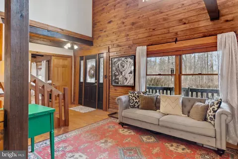 Entry Way - 2575 Ebbvale Rd, Manchester, MD 21102 photo 3 of 12
