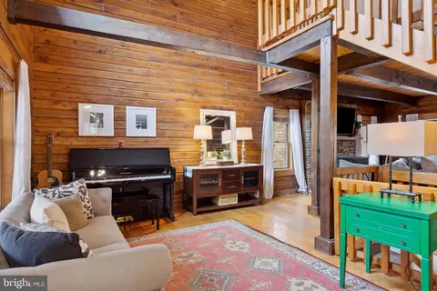 Entry Way - 2575 Ebbvale Rd, Manchester, MD 21102 photo 2 of 12