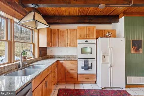 Kitchen - 2575 Ebbvale Rd, Manchester, MD 21102 photo 3 of 4