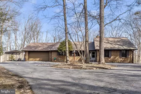 5800 Leslie Ln, Mount Airy, MD 21771
