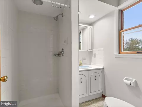Bath - 420 Leppo Rd, Westminster, MD 21158 photo 1 of 3