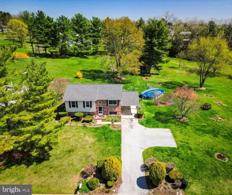 195 Phillips Dr, Hampstead, MD 21074