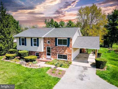 Exterior - 195 Phillips Dr, Hampstead, MD 21074 photo 14 of 17