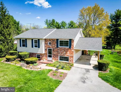Exterior - 195 Phillips Dr, Hampstead, MD 21074 photo 15 of 17