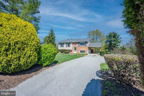 Exterior - 195 Phillips Dr, Hampstead, MD 21074 photo 2 of 17