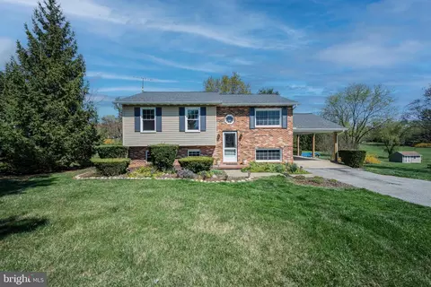 Exterior - 195 Phillips Dr, Hampstead, MD 21074 photo 11 of 17