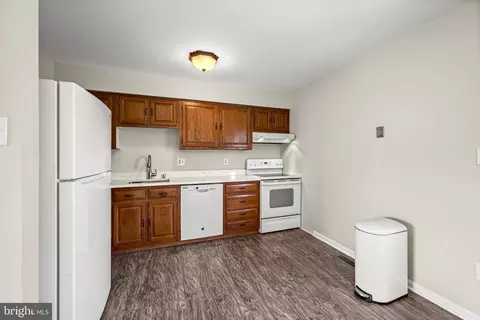 Kitchen - 195 Phillips Dr, Hampstead, MD 21074 photo 2 of 4