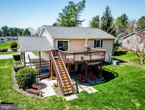 Exterior - 195 Phillips Dr, Hampstead, MD 21074 photo 16 of 17