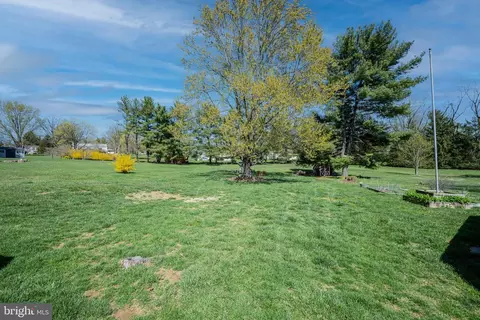 Exterior - 195 Phillips Dr, Hampstead, MD 21074 photo 8 of 17