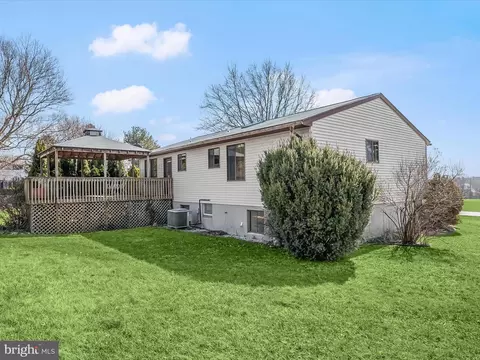 Exterior - 1100 Cedarbrook Rd, Hampstead, MD 21074 photo 3 of 10