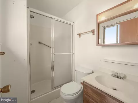 Bath - 1100 Cedarbrook Rd, Hampstead, MD 21074 photo 1 of 3