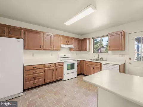 Kitchen - 1100 Cedarbrook Rd, Hampstead, MD 21074 photo 1 of 4