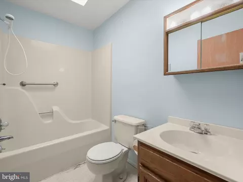 Bath - 1100 Cedarbrook Rd, Hampstead, MD 21074 photo 2 of 3