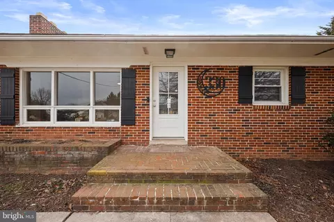 330 Roberts Mill Rd, Taneytown, MD 21787