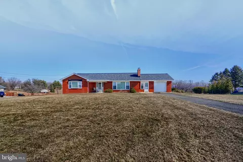 2871 Hilltop Dr, Manchester, MD 21102