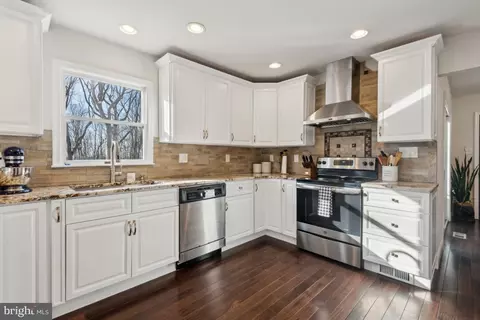 Kitchen - 2294 Albert Rill Rd, Hampstead, MD 21074 photo 1 of 2