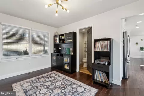 Entry Way - 2294 Albert Rill Rd, Hampstead, MD 21074 photo 5 of 6