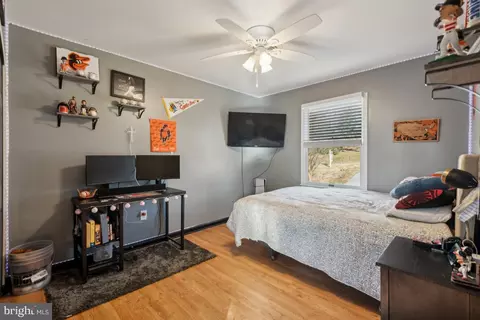 Bedroom - 2294 Albert Rill Rd, Hampstead, MD 21074 photo 3 of 5
