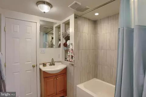 Bath - 4901 Roller Rd, Millers, MD 21102 photo 2 of 2