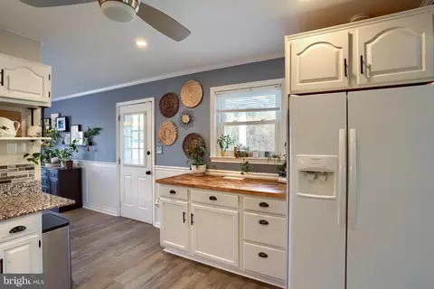 Entry Way - 4901 Roller Rd, Millers, MD 21102 photo 1 of 3