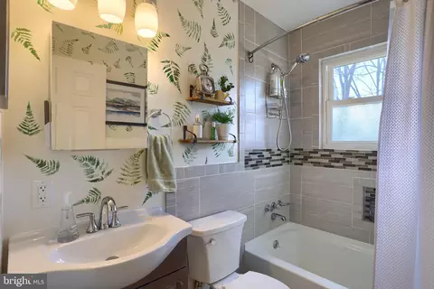 Bath - 4901 Roller Rd, Millers, MD 21102 photo 1 of 2