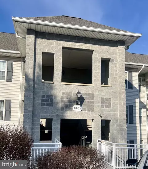 4482 Woodsman Dr #1232, Hampstead, MD 21074