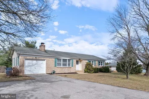 1204 Random Ridge Rd, Westminster, MD 21157