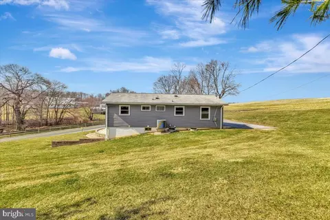 5705 Cabbage Spring Rd, Mount Airy, MD 21771 photo 6
