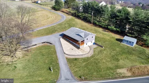 5705 Cabbage Spring Rd, Mount Airy, MD 21771 photo 3