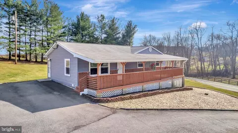 5705 Cabbage Spring Rd, Mount Airy, MD 21771