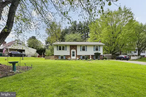 6006 Crossway Ct, Sykesville, MD 21784