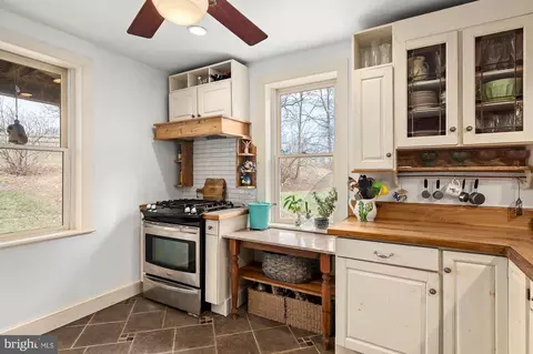 Kitchen - 172 Leppo Rd, Westminster, MD 21158 photo 3 of 7