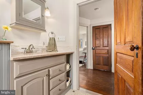 Entry Way - 172 Leppo Rd, Westminster, MD 21158 photo 4 of 4