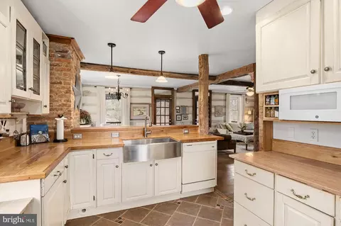 Kitchen - 172 Leppo Rd, Westminster, MD 21158 photo 5 of 7