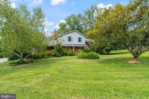 2810 Rainbow Dr, Westminster, MD 21157