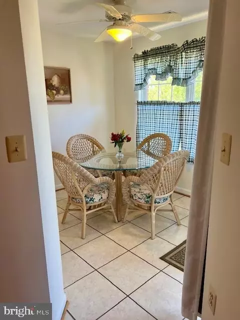 Dining - 3810 Normandy Dr #3B, Hampstead, MD 21074 photo 4 of 4