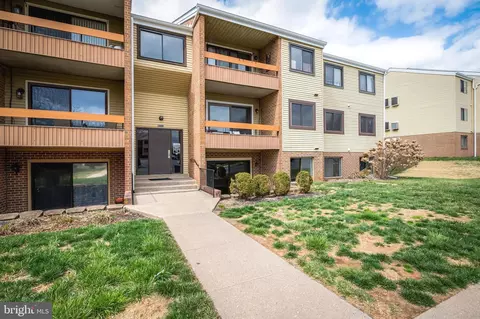 1002 Scarlet Oak Ct #2B, Hampstead, MD 21074