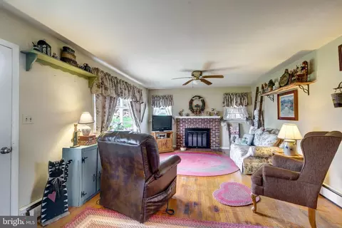804 William Ave, Westminster, MD 21157 photo 2